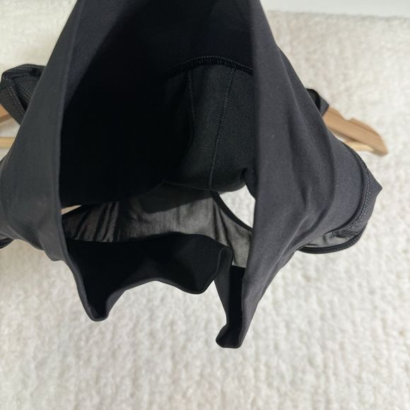 Lululemon Women’s Size 2 Tank Top with Built In Bra Black Tiny Gold Dots - Picture 9 of 11